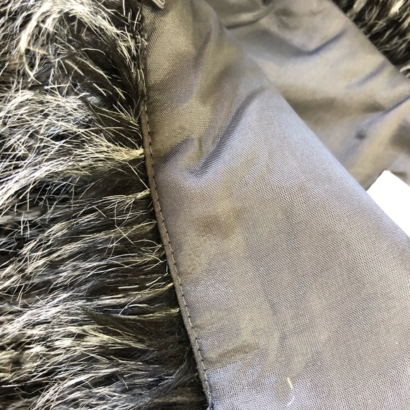 Michael Kors Faux Fur Black/White Clasped Vest. XS - Picture 4 of 6